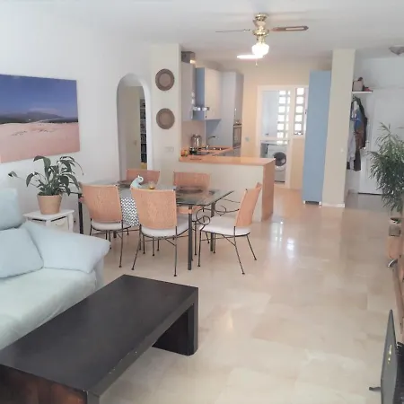 Precioso Piso A 10 Minutos De Puerto Banus. 公寓